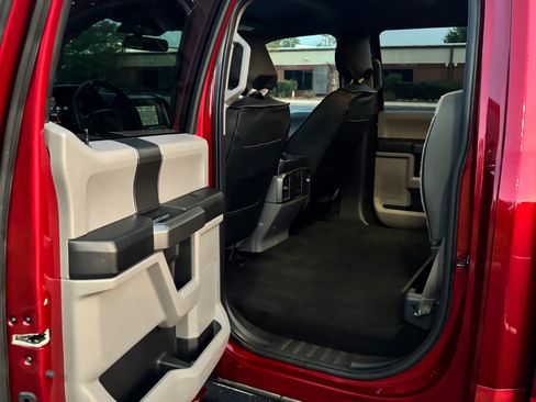 Used 2018 Ford F150 XLT w/ Equipment Group 302A Luxury image 14