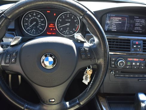 Used 2010 BMW 335i Convertible image 26
