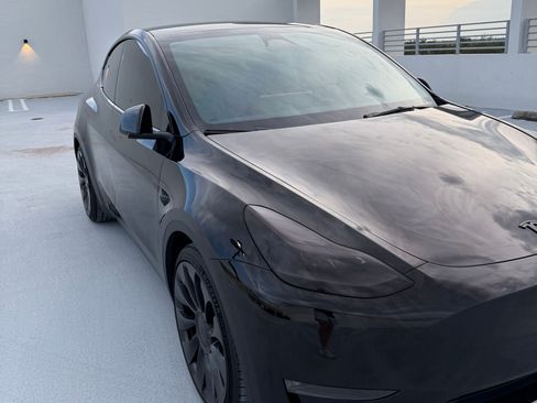 Used 2023 Tesla Model Y Performance AWD/4WD image 13