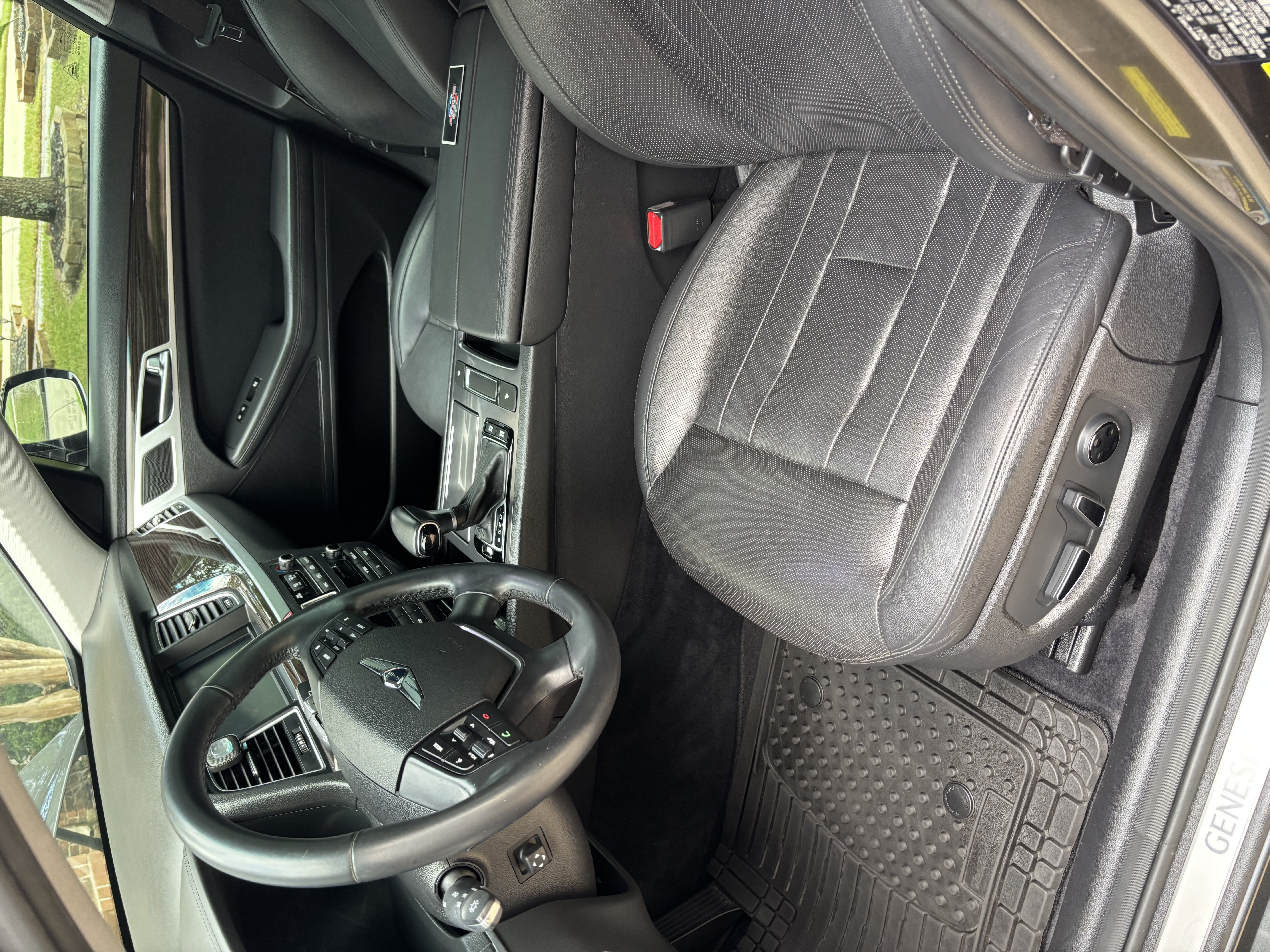 Used 2019 Genesis G80 3.8 RWD image 11