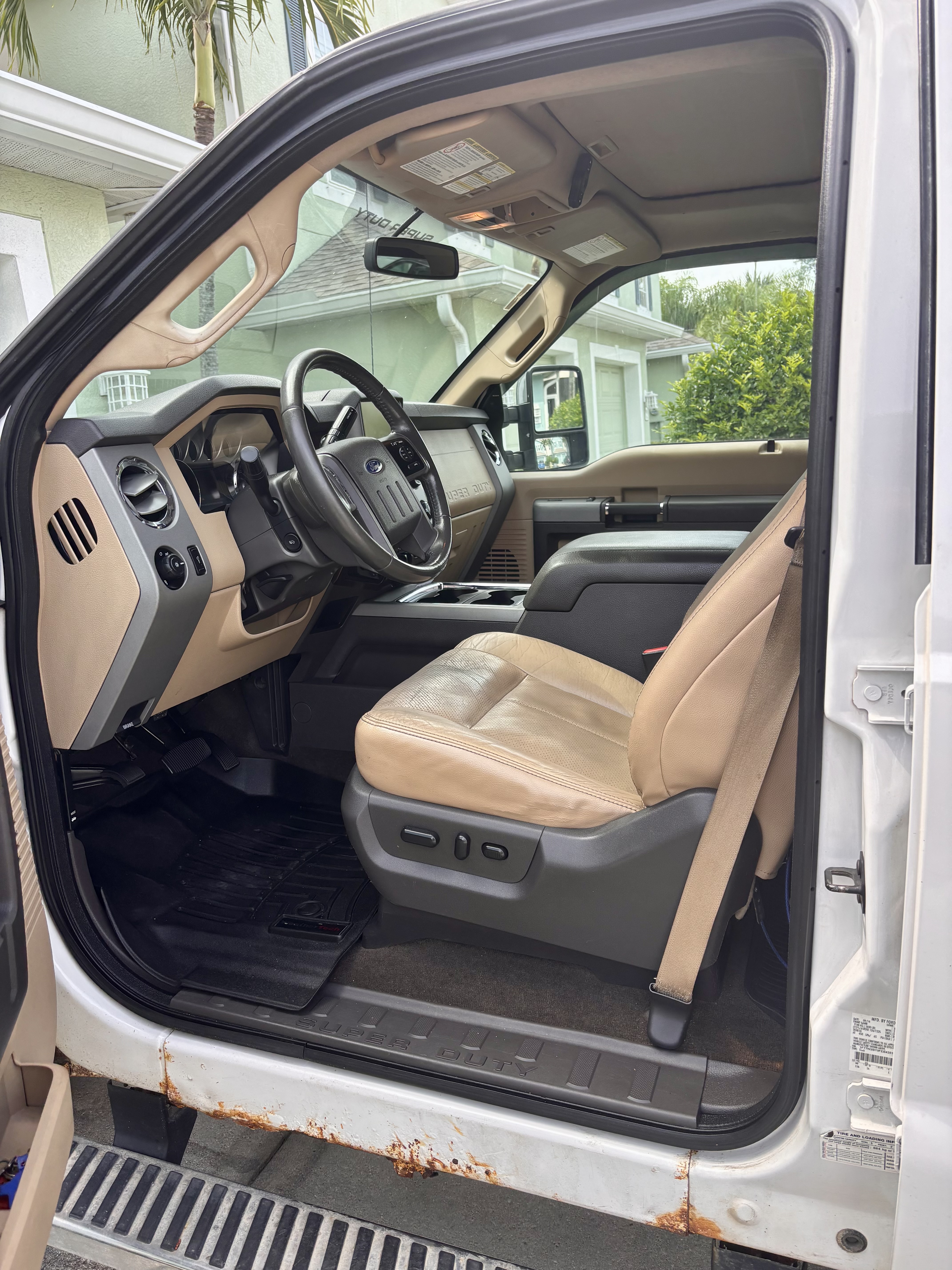 Used 2015 Ford F250 Lariat w/ Lariat Ultimate Package AWD/4WD image 14