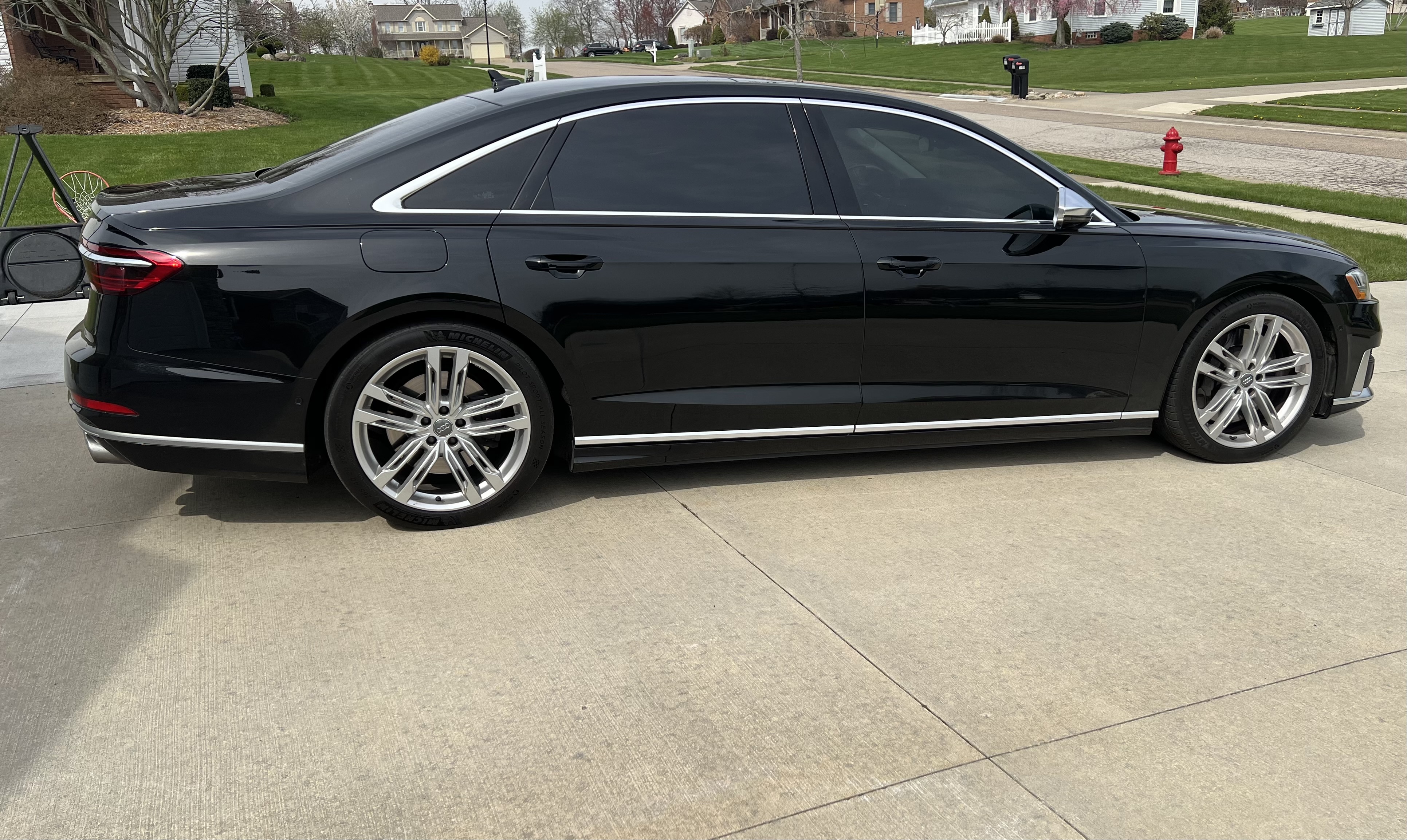 Used 2020 Audi S8 L w/ S8 Executive Package AWD/4WD image 11