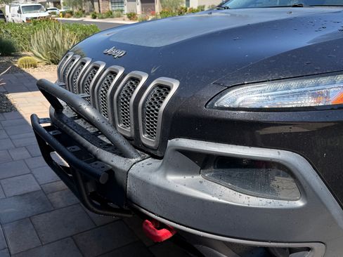 Used 2014 Jeep Cherokee Trailhawk w/ Comfort/Convenience Group AWD/4WD image 4