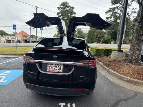 Used 2016 Tesla Model X 60D image 5