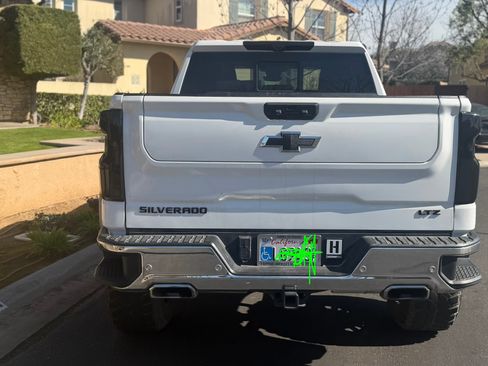 Used 2022 Chevrolet Silverado 1500 LTZ image 5