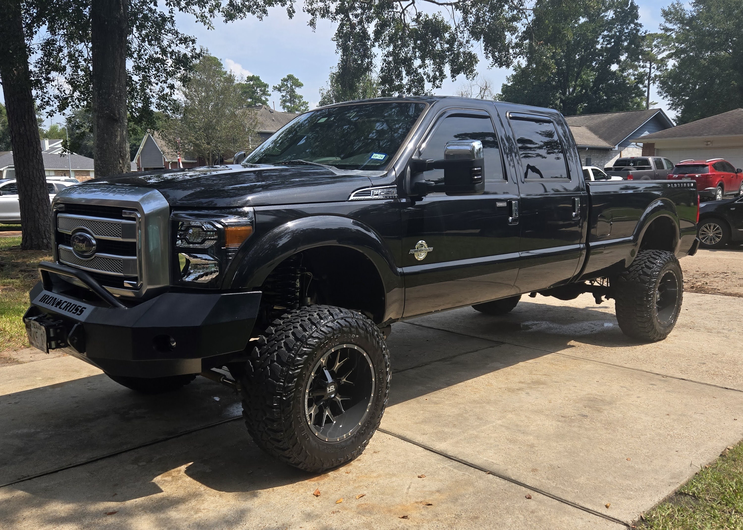 Used 2014 Ford F250 Platinum w/ FX4 Off-Road Package AWD/4WD image 4