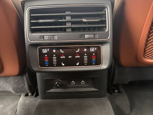 Used 2024 Audi Q8 Premium Plus w/ Premium Plus Package image 19