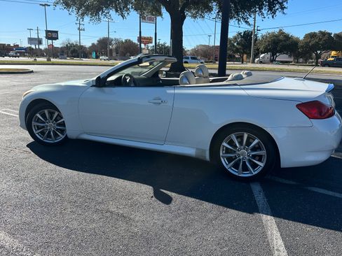 Used 2011 INFINITI G37 Sport w/ Premium Pkg image 10