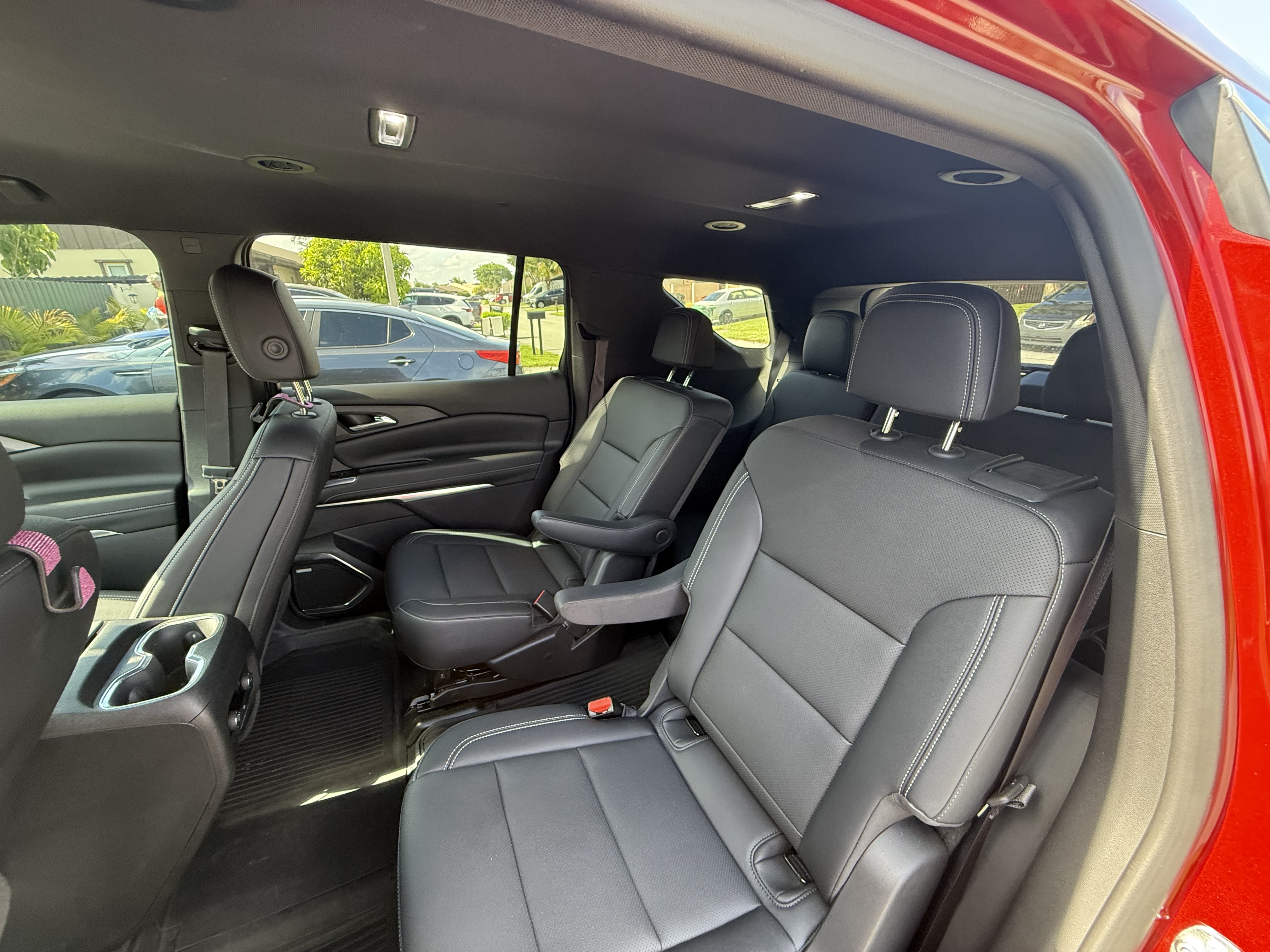 Used 2024 Chevrolet Traverse LT w/ Enhanced Driving Package FWD image 8