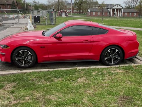 Used 2019 Ford Mustang GT image 1