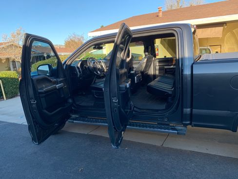 Used 2019 Ford F150 Lariat w/ Equipment Group 502A Luxury image 6