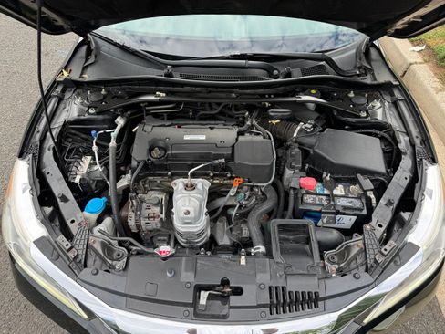 Used 2016 Honda Accord EX image 32