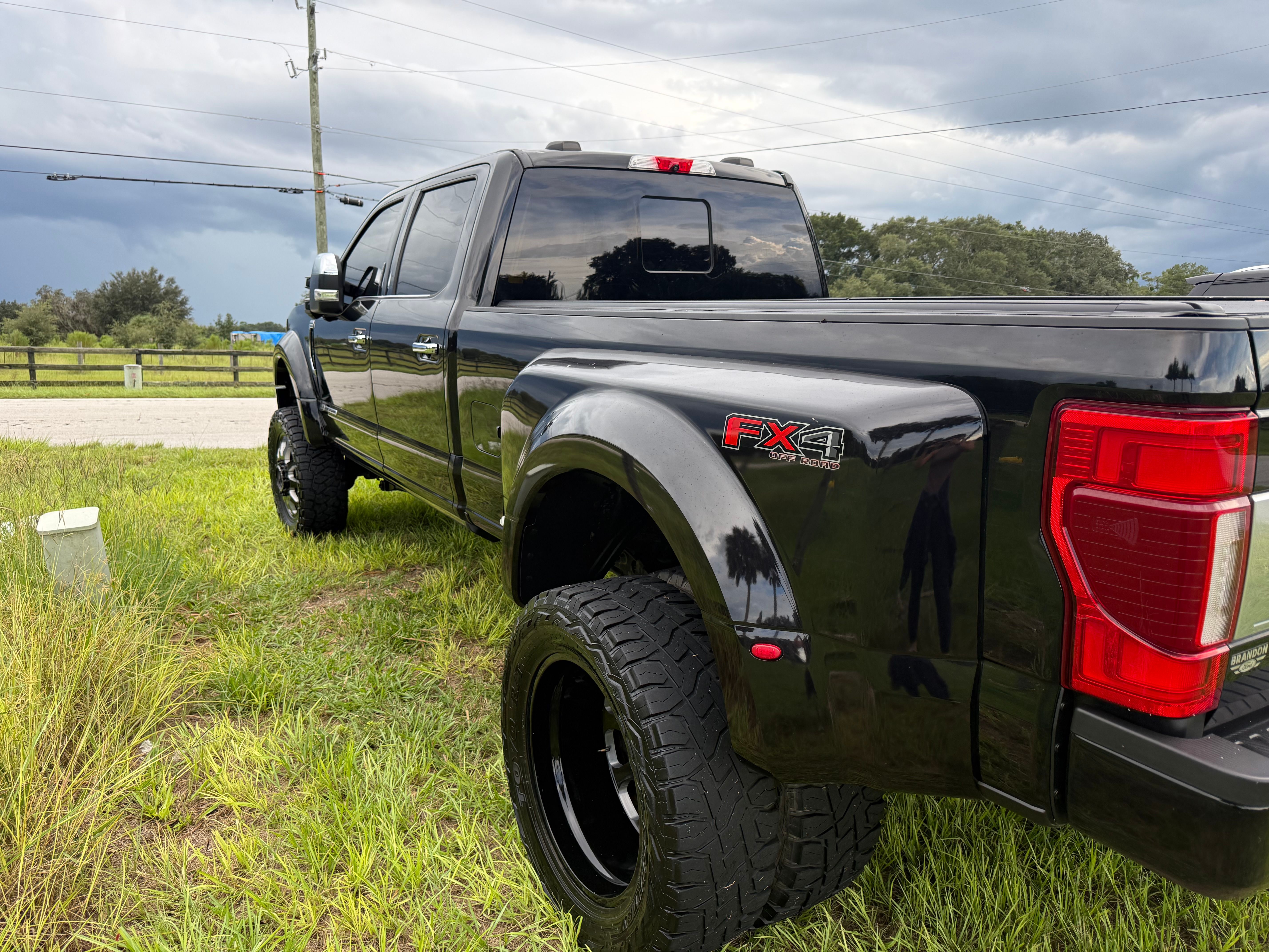 Used 2022 Ford F450 Platinum w/ FX4 Off-Road Package AWD/4WD image 4