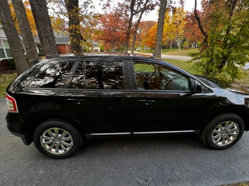 Used 2010 Ford Edge SEL image 8