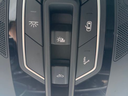 Used 2019 Audi Q8 Prestige image 25