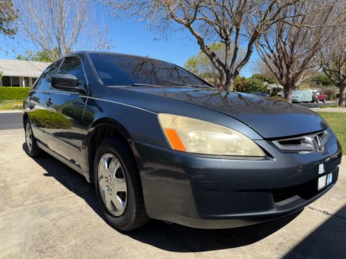 Used 2005 Honda Accord LX image 4