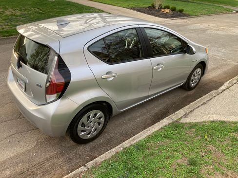 Used 2016 Toyota Prius C Three image 1