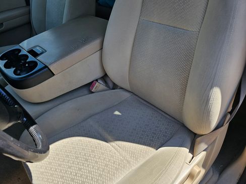 Used 2008 Chevrolet Suburban LS image 15