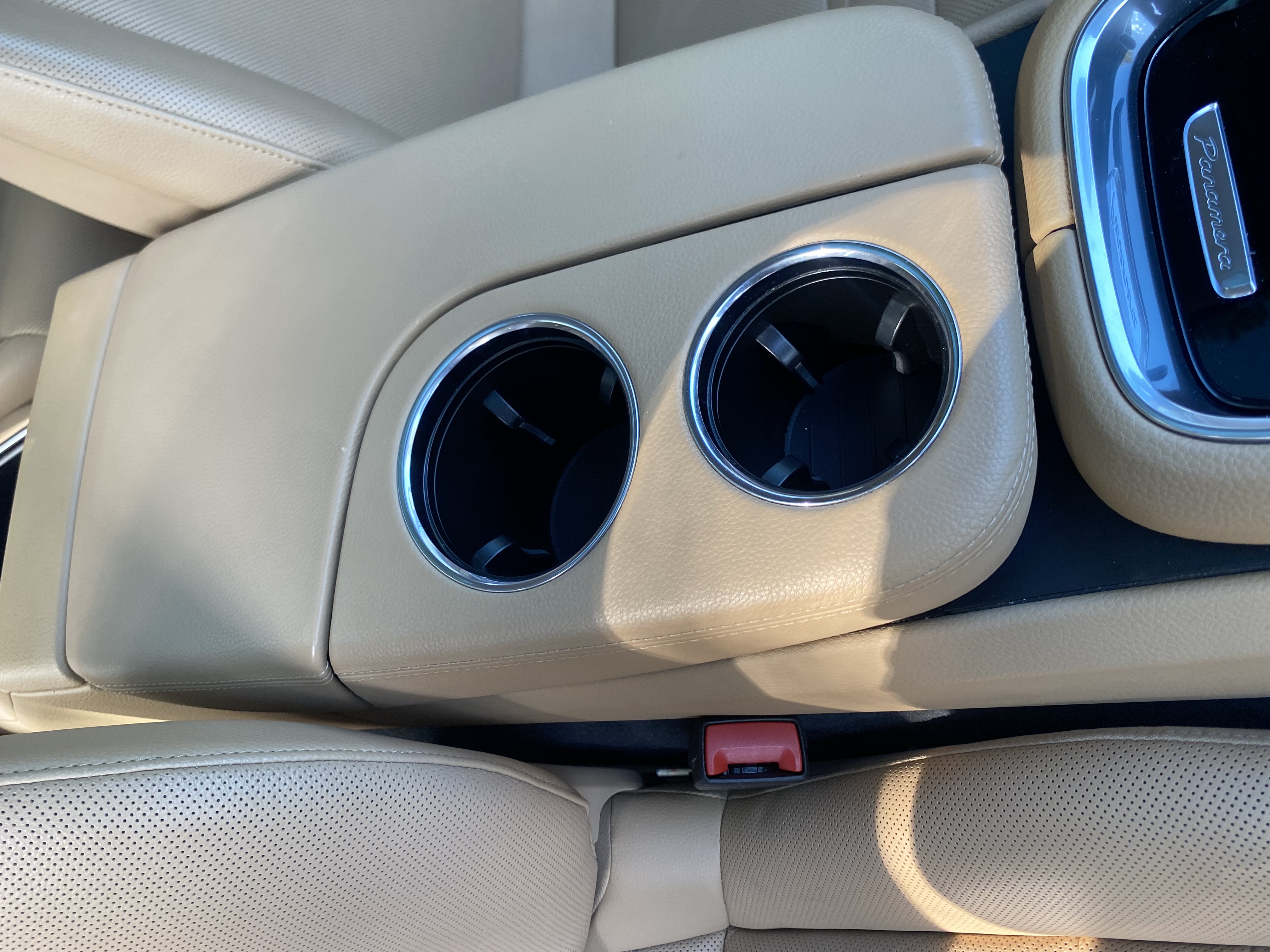 Used 2018 Porsche Panamera 4 AWD/4WD image 17