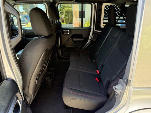 Used 2019 Jeep Wrangler Unlimited Rubicon AWD/4WD image 13