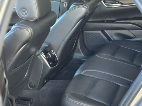 Used 2019 Cadillac XTS Luxury image 5