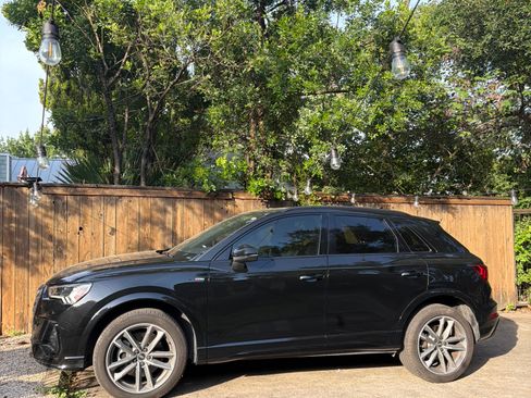 Used 2021 Audi Q3 2.0T Premium Plus w/ Premium Plus Package AWD/4WD image 2