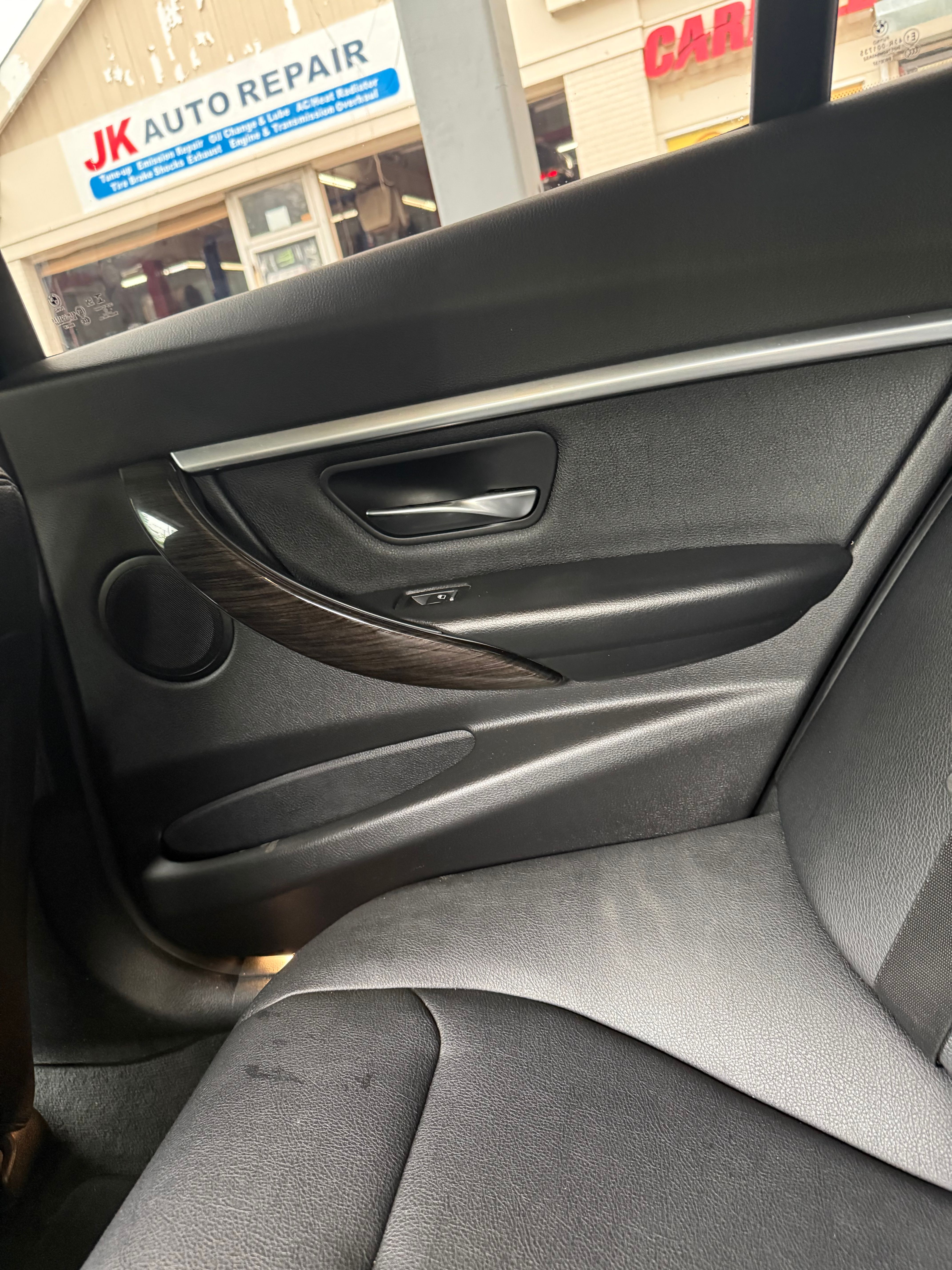 Used 2018 BMW 330i Sedan RWD image 21