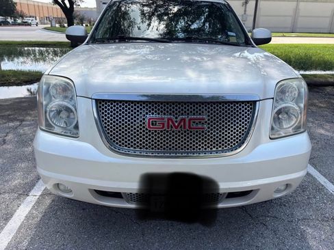Used 2012 GMC Yukon Denali RWD image 4