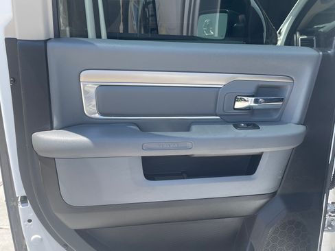 Used 2018 RAM 1500 Big Horn AWD/4WD image 9