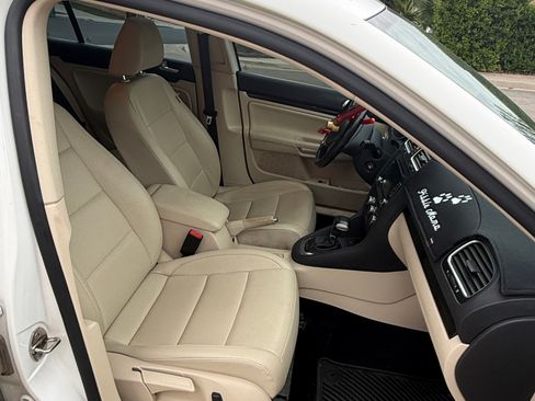 Used 2011 Volkswagen Jetta TDI image 11