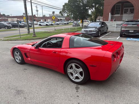 Used 1997 Chevrolet Corvette Coupe w/ Performance Handling Pkg image 13