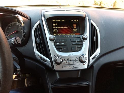 Used 2016 GMC Terrain SLE image 17