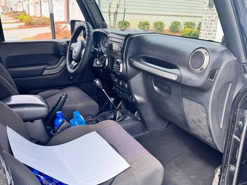 Used 2011 Jeep Wrangler Sport image 10