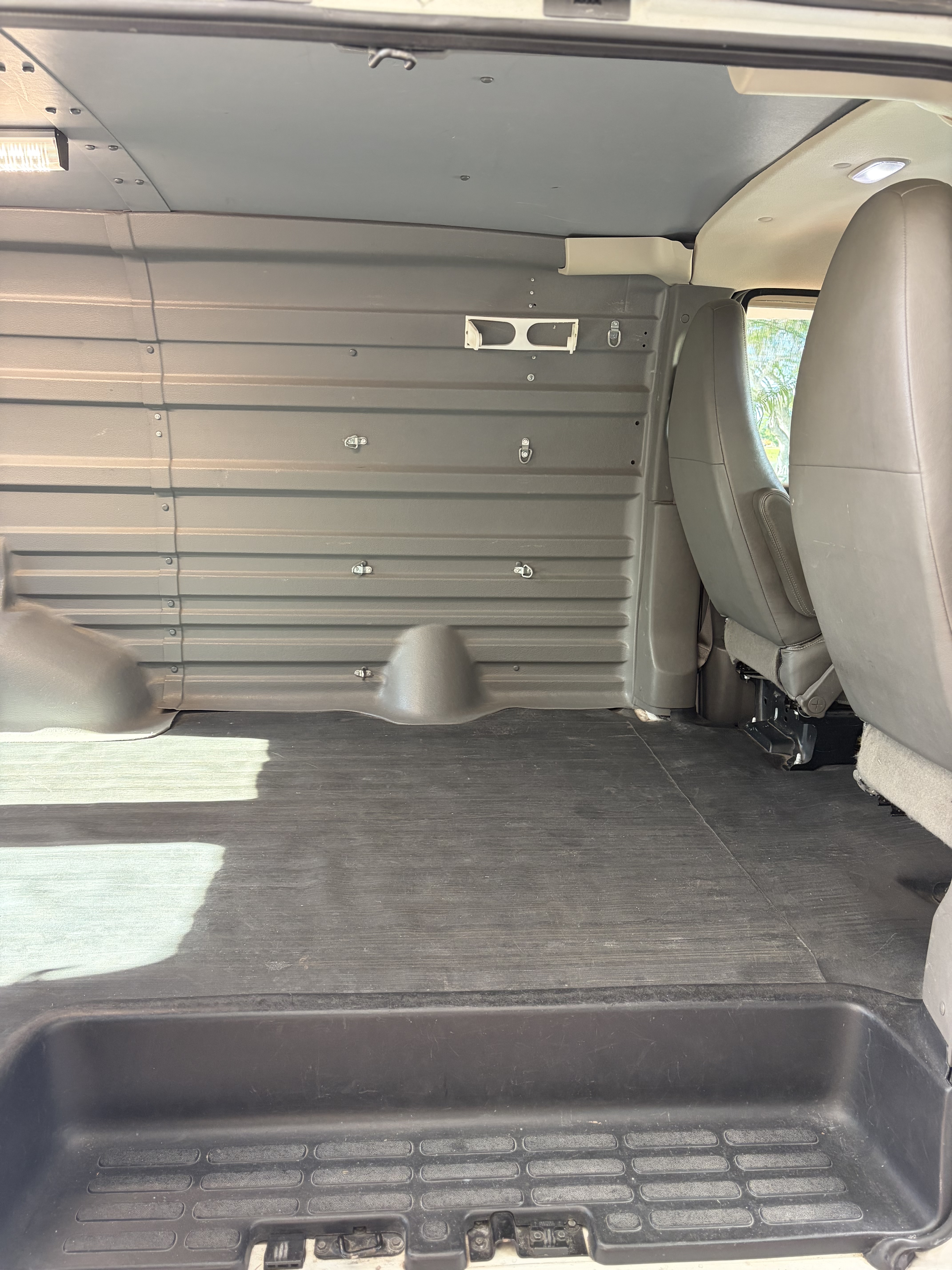 Used 2013 GMC Savana 2500 RWD image 14