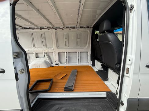 Used 2019 Mercedes-Benz Sprinter 2500 image 8