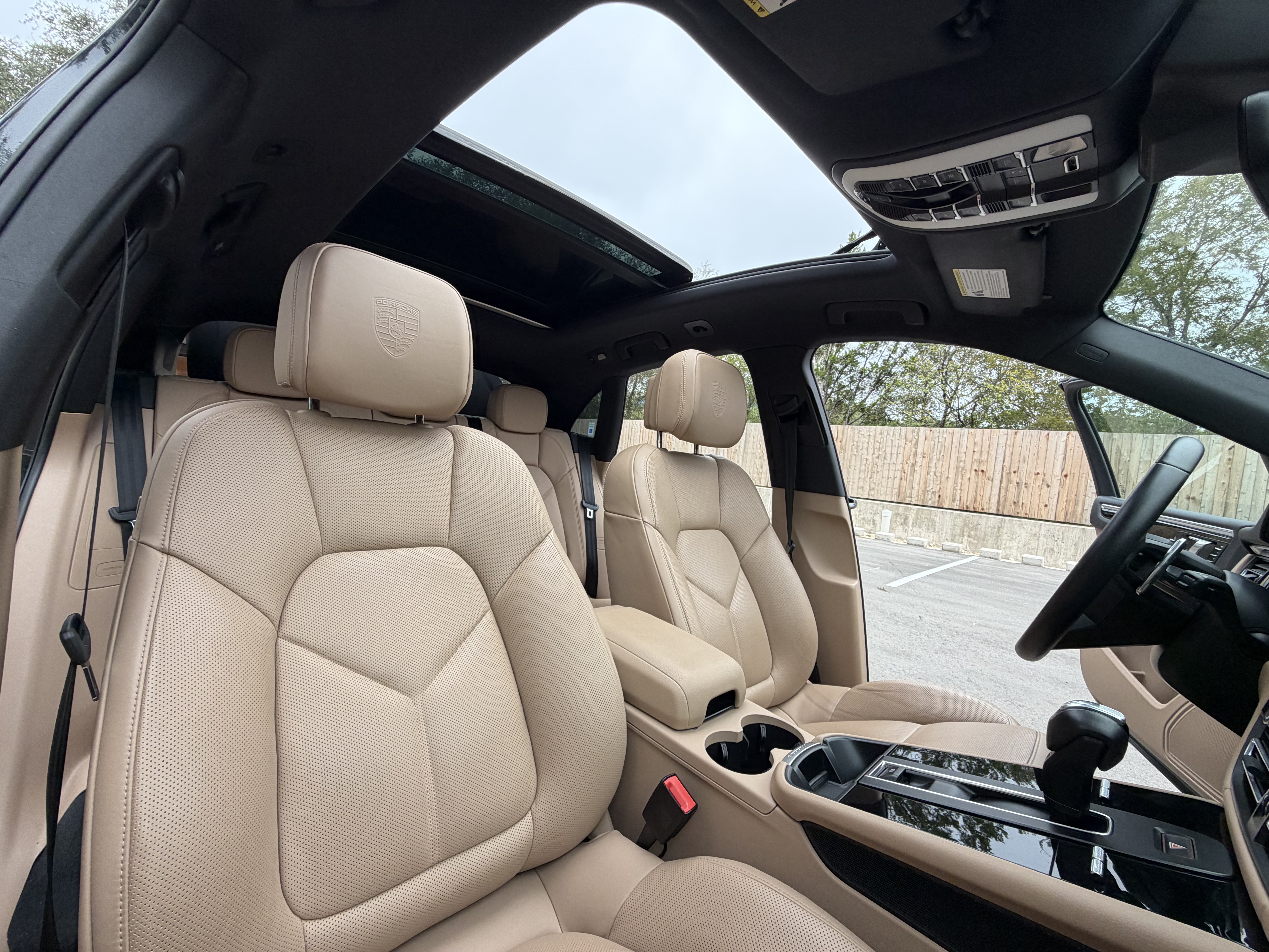 Used 2024 Porsche Macan AWD/4WD image 17