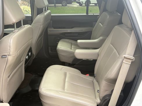 Used 2021 Ford Expedition XLT image 20