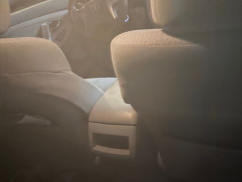 Used 2010 Toyota Camry FWD image 6