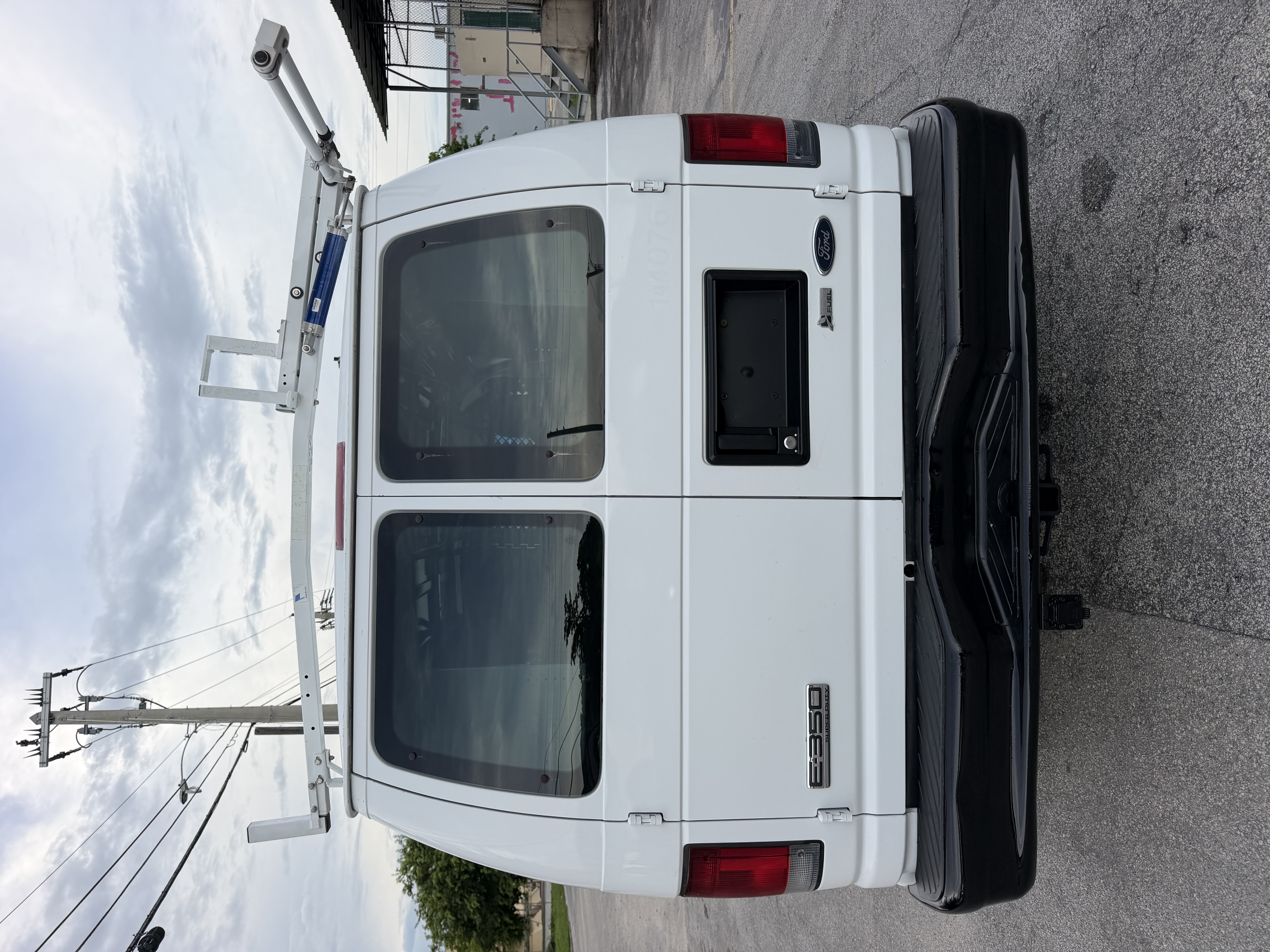 Used 2009 Ford E-350 and Econoline 350 Super Duty RWD image 6