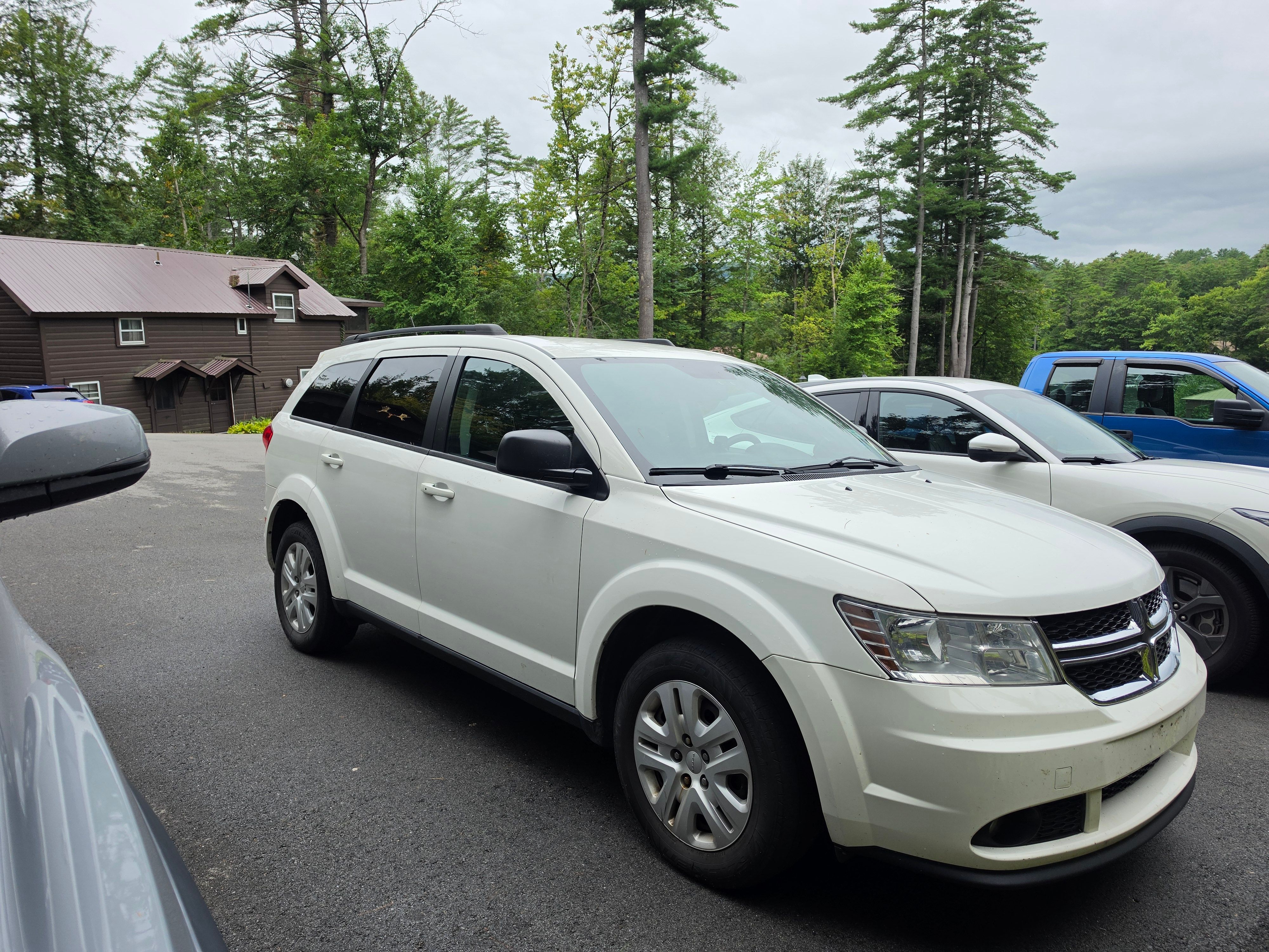 Used 2017 Dodge Journey SE w/ Popular Equipment Group AWD/4WD image 1