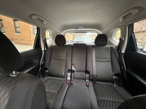 Used 2017 Nissan Rogue SV w/ Midnight Edition Package image 19