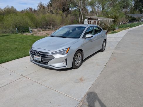 Used 2020 Hyundai Elantra SEL image 12