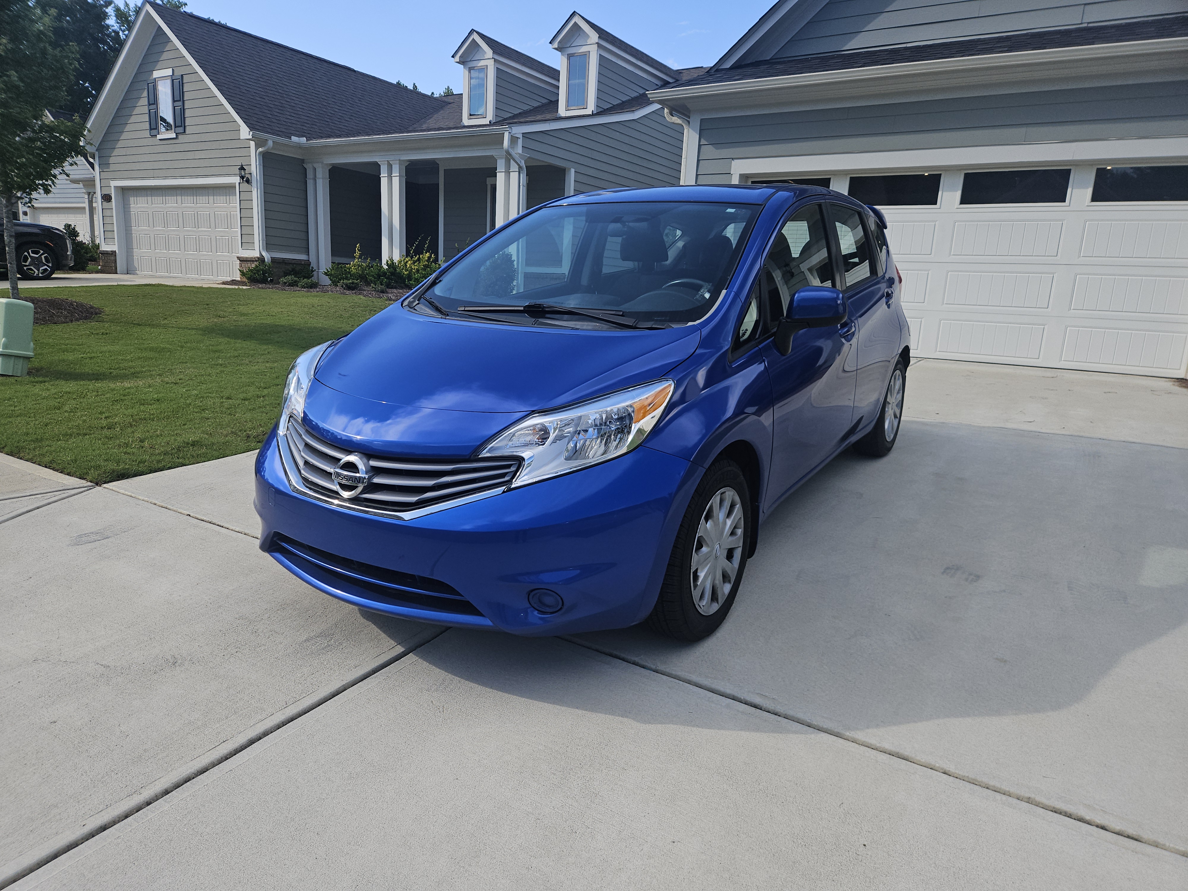 Used 2014 Nissan Versa Note SV FWD image 1