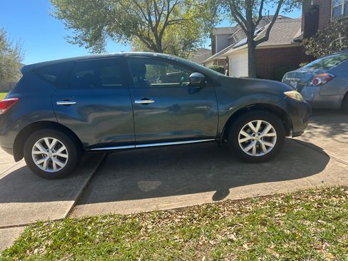 Used 2014 Nissan Murano S FWD image 2