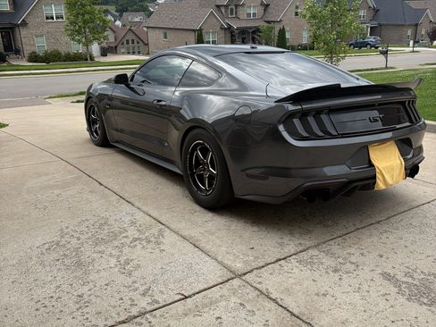 Used 2019 Ford Mustang GT w/ Black Accent Package RWD image 9
