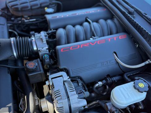 Used 2003 Chevrolet Corvette Coupe RWD image 11