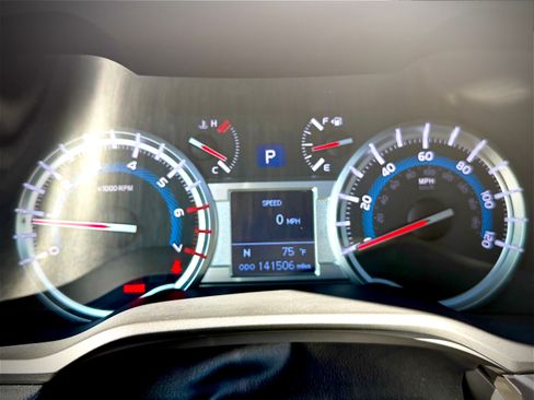 Used 2015 Toyota 4Runner Limited RWD image 18