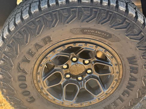 Used 2025 Chevrolet Colorado ZR2 w/ ZR2 Bison Edition image 27