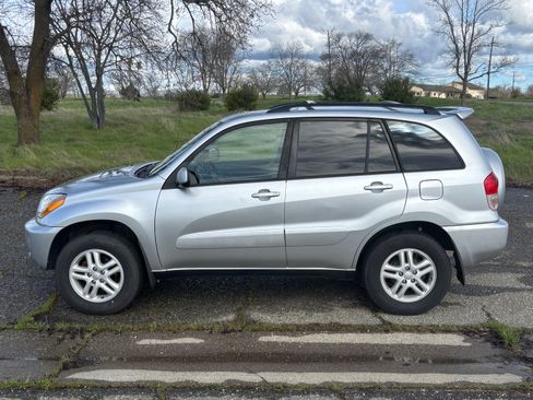 Used 2002 Toyota RAV4 4WD image 10