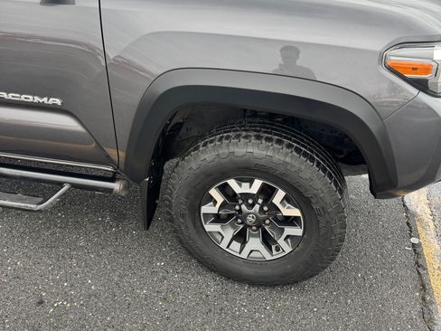 Used 2021 Toyota Tacoma TRD Off-Road image 11